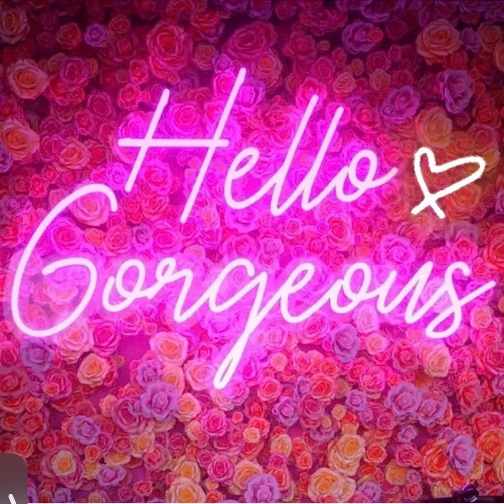 Hello 👋 Gorgeous Welcome in to my Closet 💕